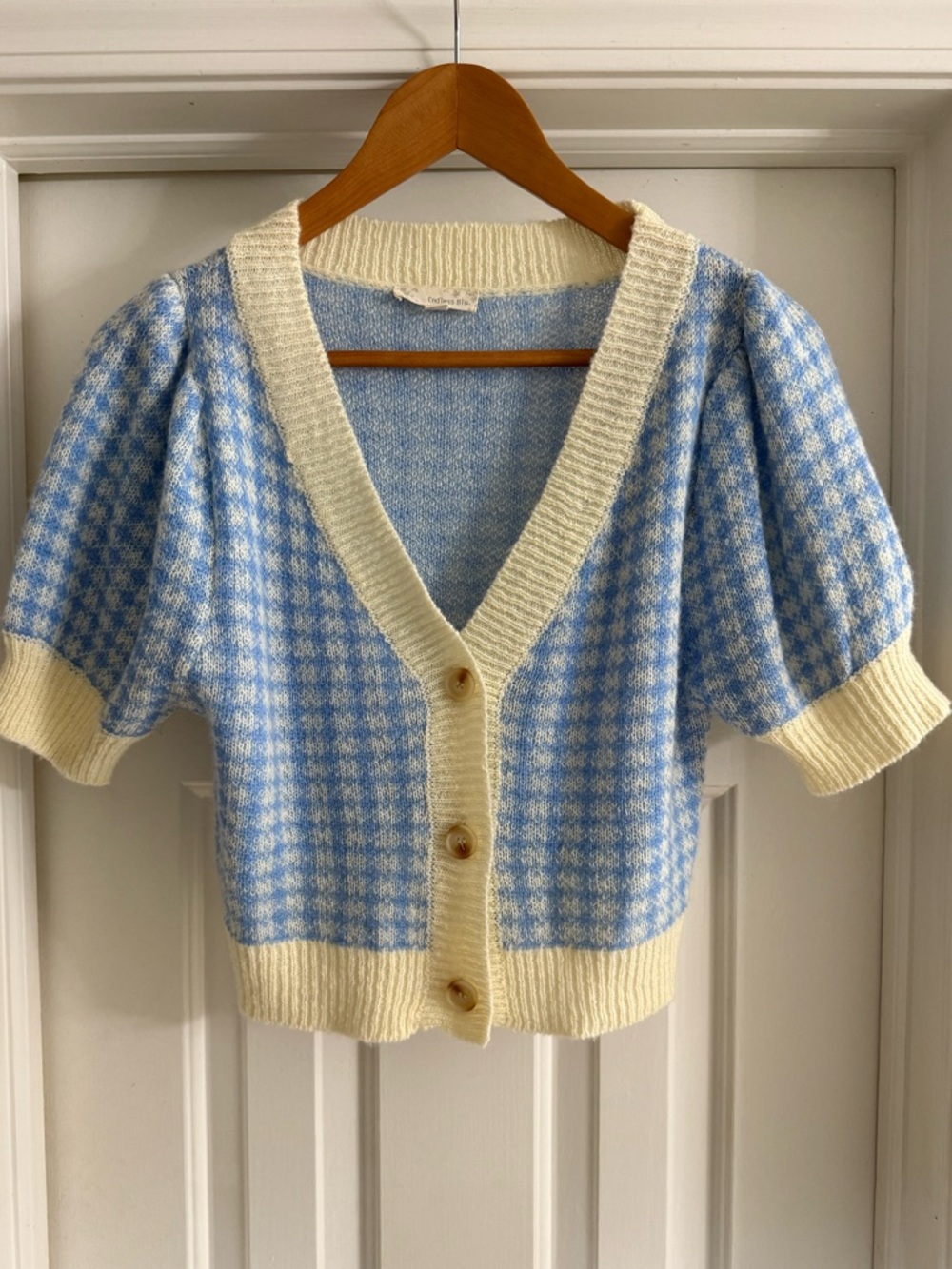 Endless Blu.  Baby blue cream crop sweater 
Small